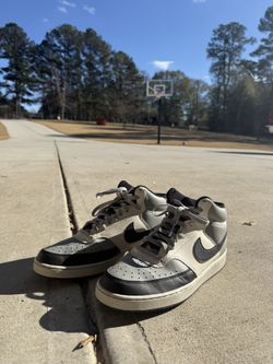 Nike Court Visions Men’s Mid Top Shoe 