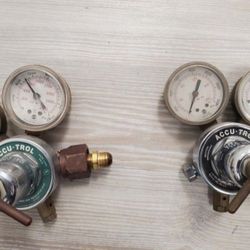 Adjustment Valves For Oxygen And Nitrous Tanks