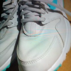 NIKE.     "  LD VICTORY".    GREY/ LIGHT AQUA WHITE WOMEN 'S SNEAKERS. SIZE 8.5