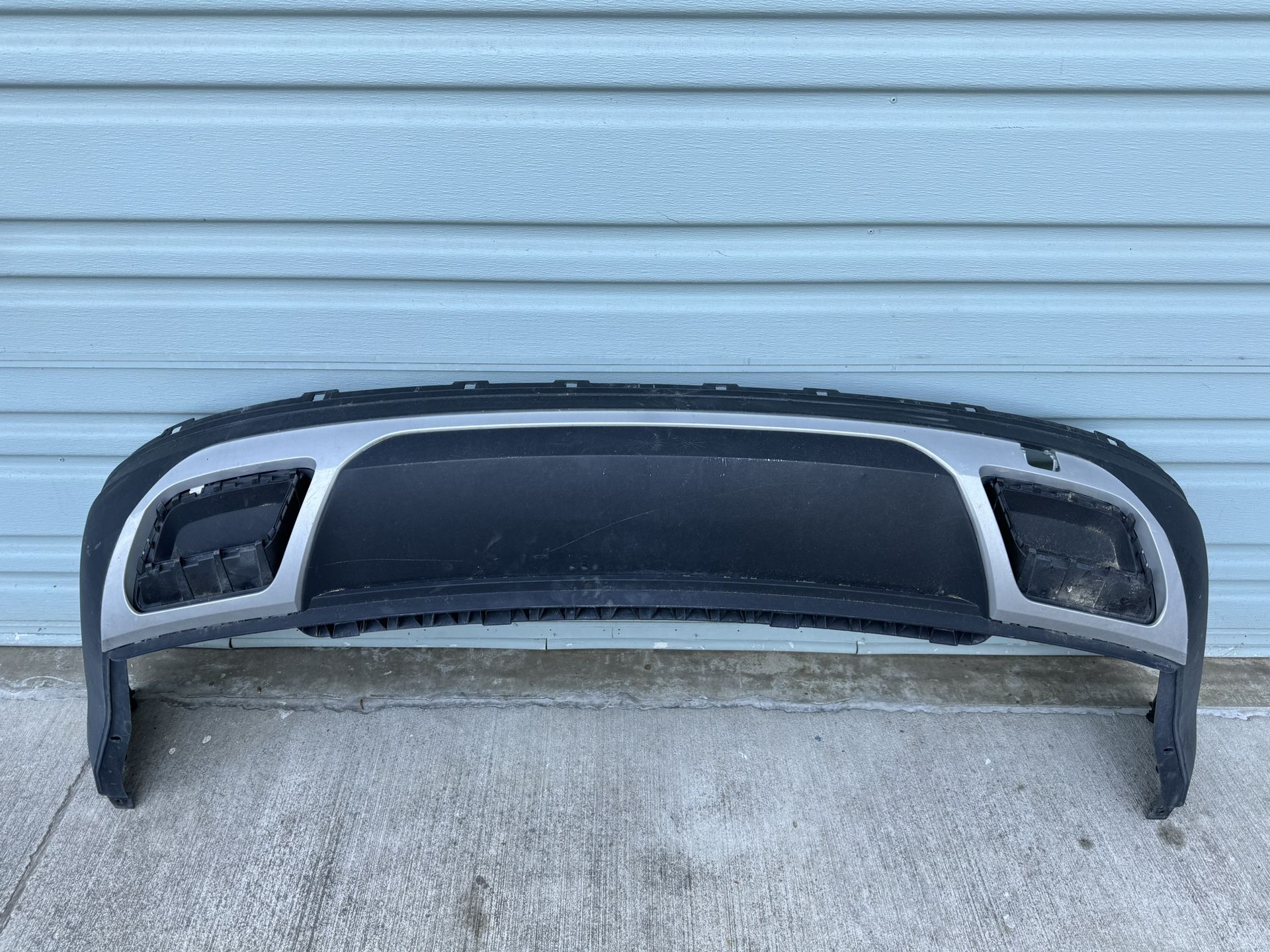 2018-2020 VOLKSWAGEN ATLAS REAR LOWER BUMPER COVER 