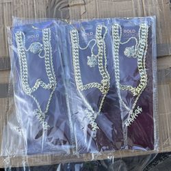 Bold Essence Mens Gold 3-Piece necklace, new