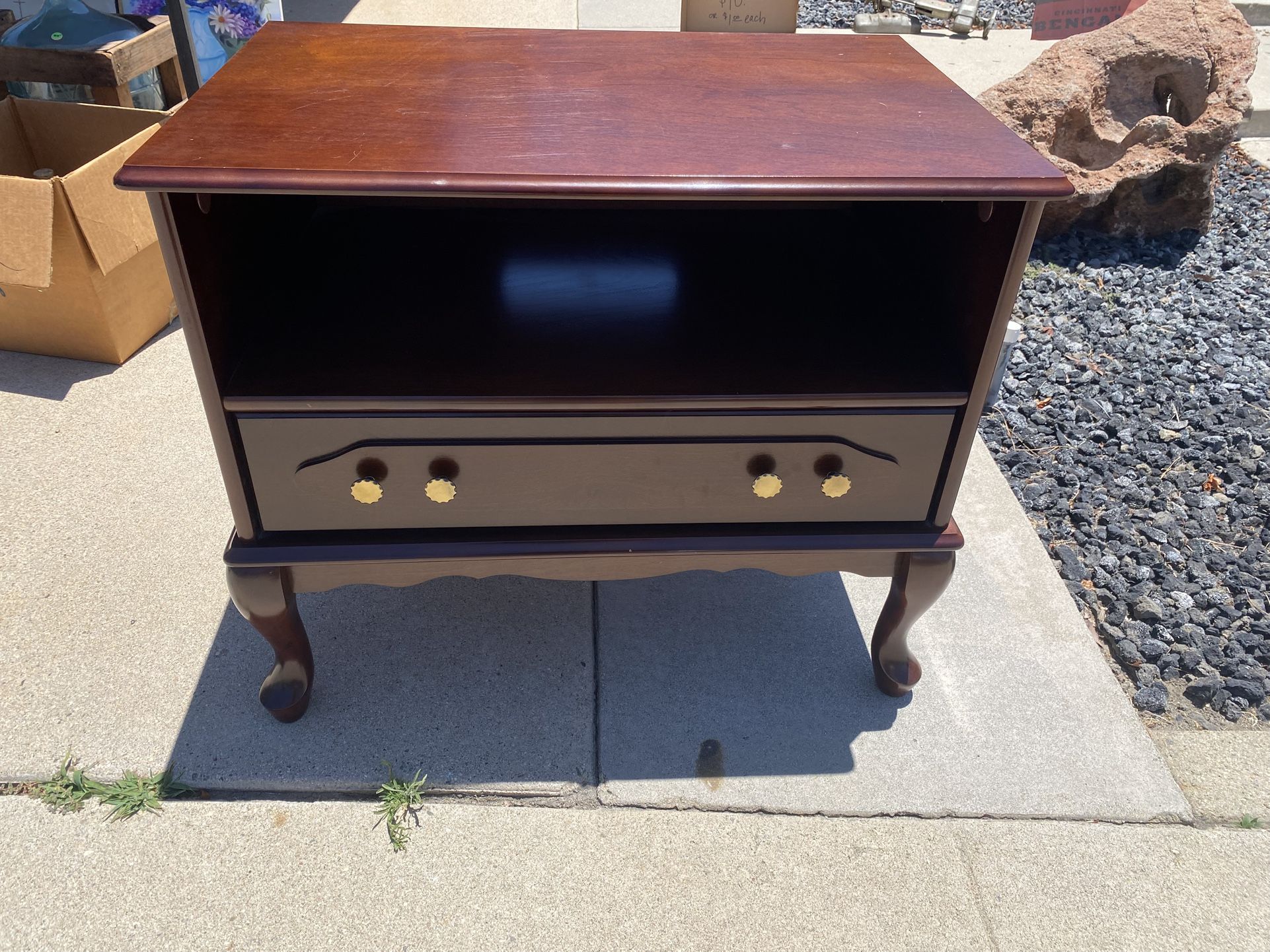 Entertainment Stand / Side Table