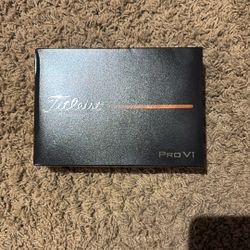 Pro V1 Golf Ball - 1 Dozen