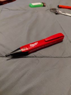 Milwaukee voltage detector