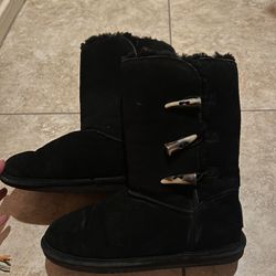 Bearpaw Woman’s Boots Size 9 