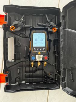 testo 550s AC Manifold Gauge Set – Manifold Gauges Hvac and Refrigeration – Incl. 2 Wired Temperature Clamp Probes – AC Recharge Kit with superheat, s