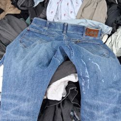 LEE JEANS 15$ SIZE 34 ANDN36 EACH