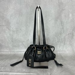 Medieval underarm dumpling bun