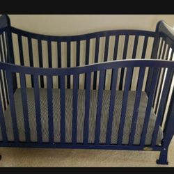 Toddler Crib/Bed With Mattress 