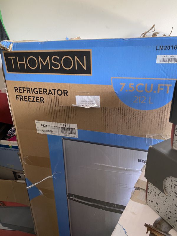 Thompson Refrigerator Freezer 7.5 Cu Ft 212 L for Sale in Birmingham
