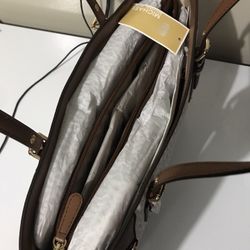 Authentic Michael Kors Purse 👜 For Women 