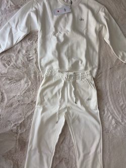 BRAND NEW! White Alo Set Crewneck and sweats