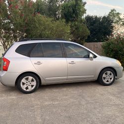2009 KIA Rondo