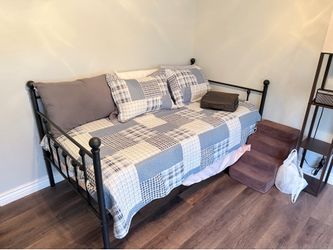 Twin Daybed with Mattress