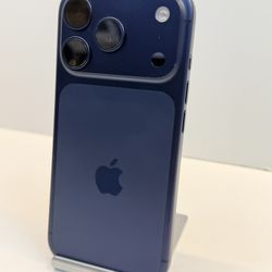 Apple iPhone 17 PRO 256gb. ( Fully Unlocked )