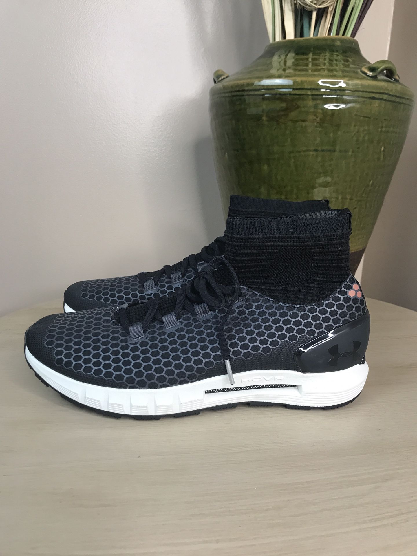 NEW Under Armour HOVR Coldgear Reactor Mid NC Training Shoes Men’s 9.5.