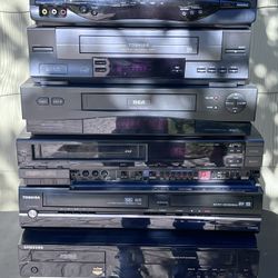 7 VCRs/VCR DVD Combos for Parts or Fix. Multi Brands, See Pictures