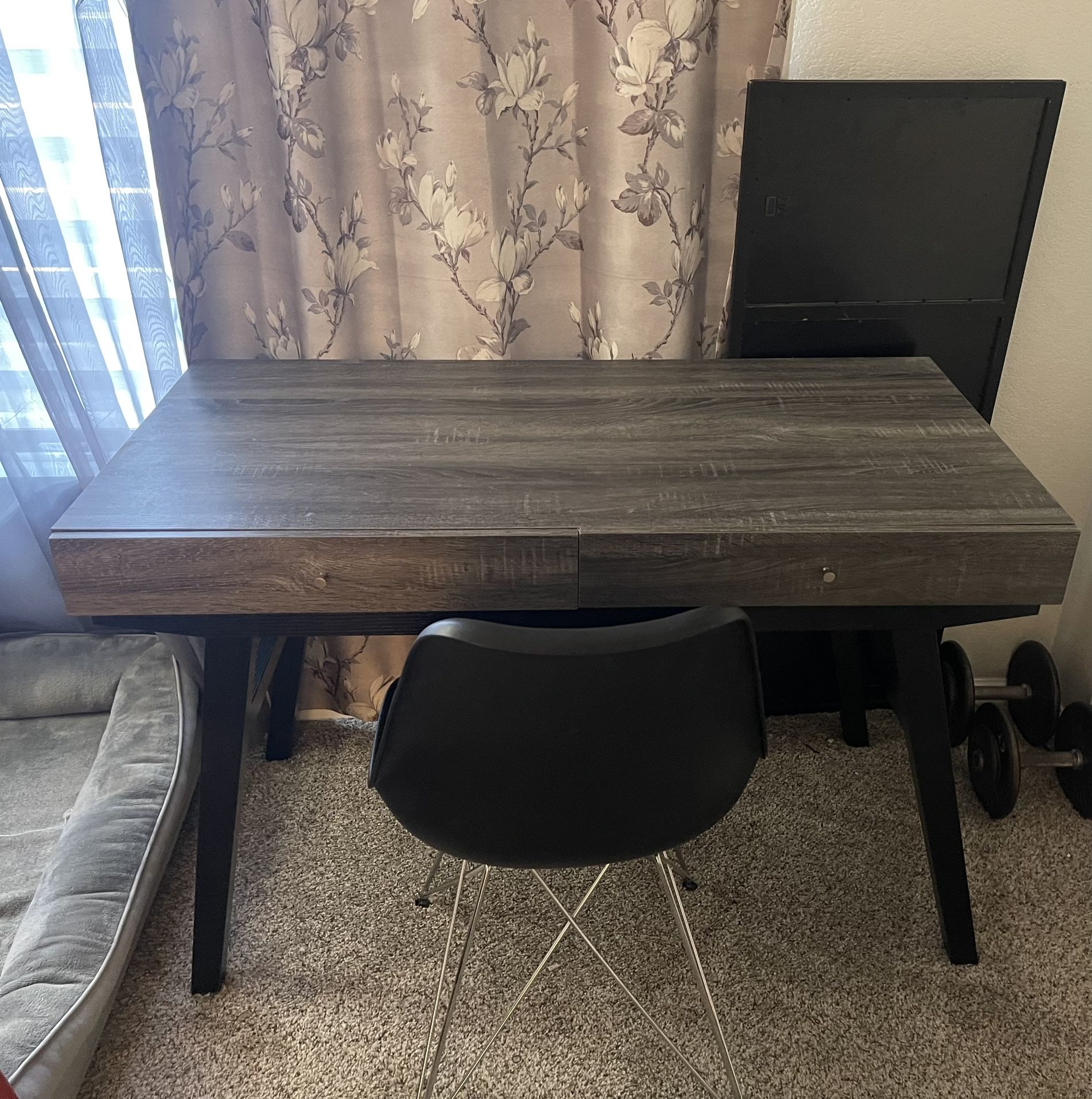 Desk With Chair