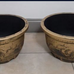 *** NEW LOW PRICE *** PAIR of 17" Gold Resin Planters ($40 - PAIR) @ Lasting Creations