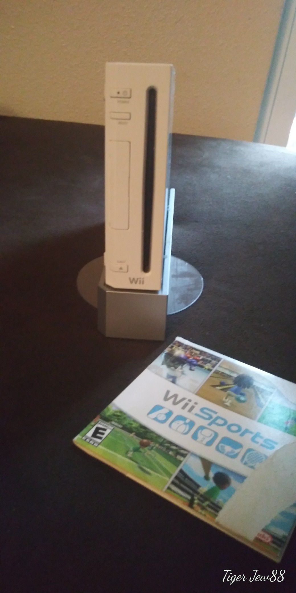 WII SYSTEM 1 GAME.