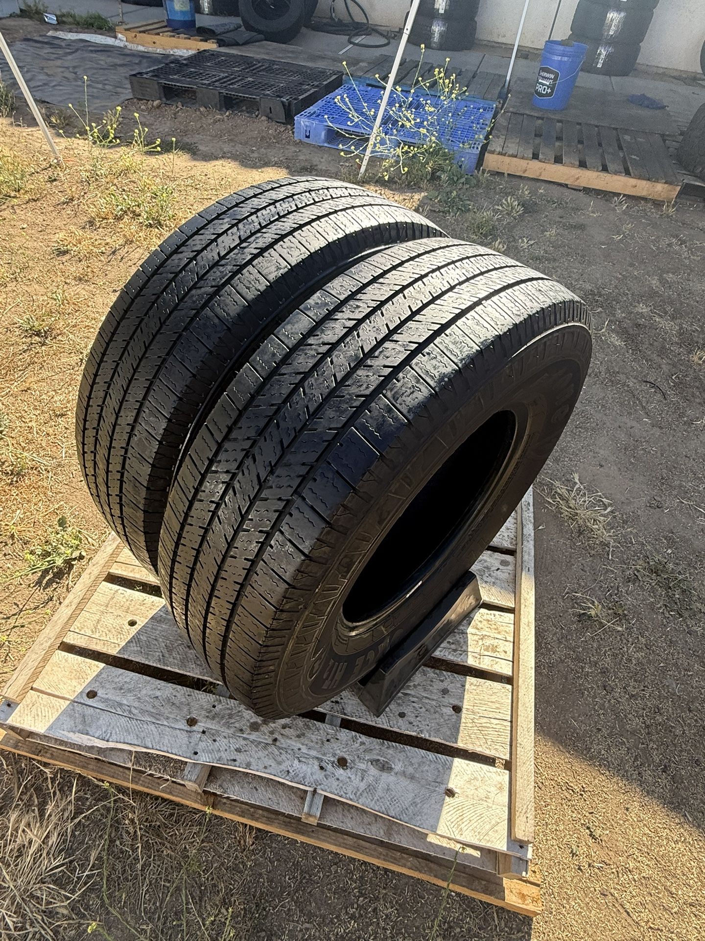 (245/75/16) Tires X2