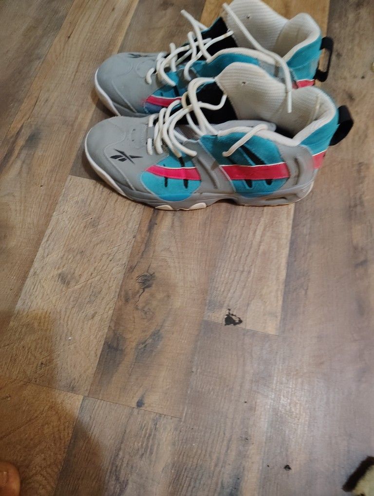 Sneakers