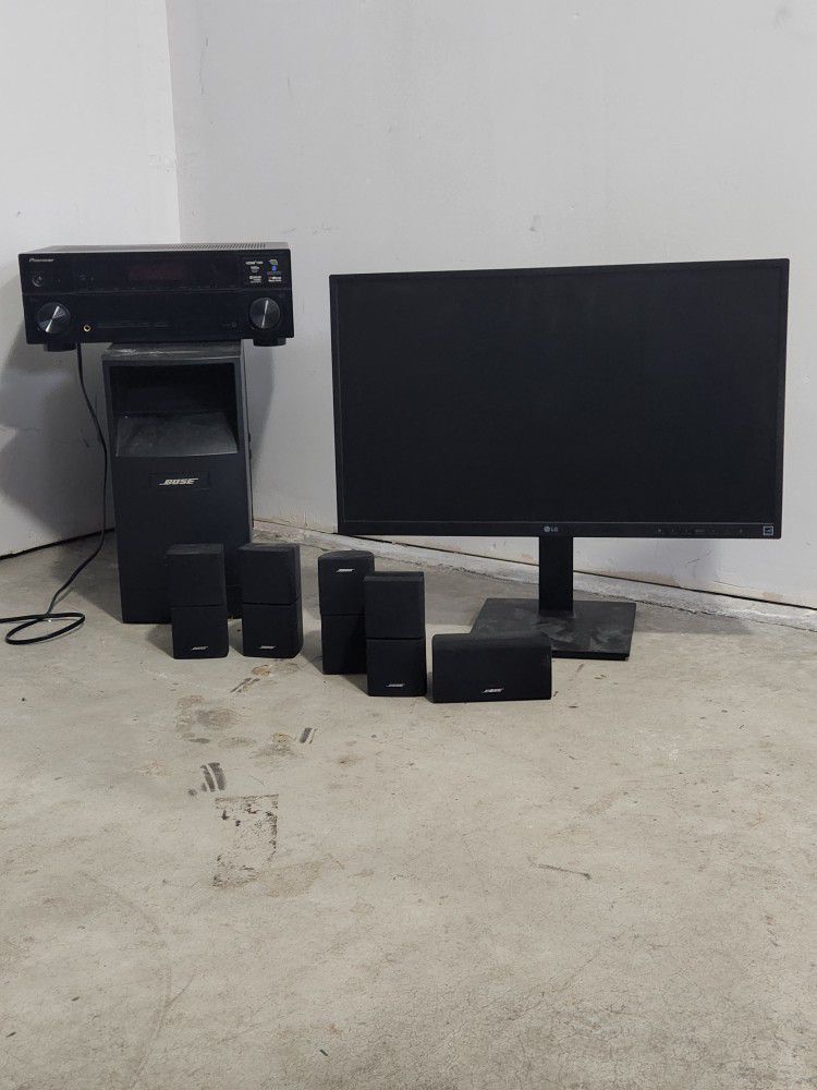 Bose Used Home Theater Equipment w/VSX 520 Pioneer Receiver.