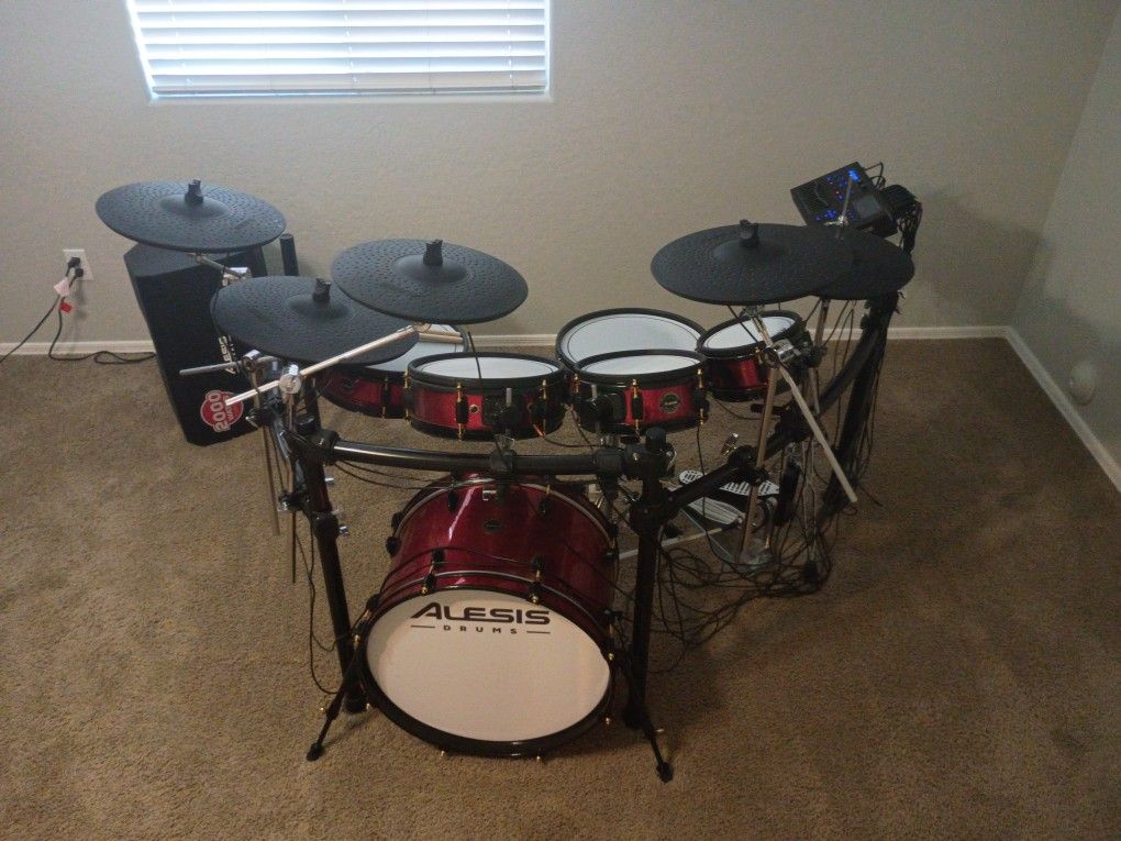 Alesis Strike Pro Electronic Drums + Monitor