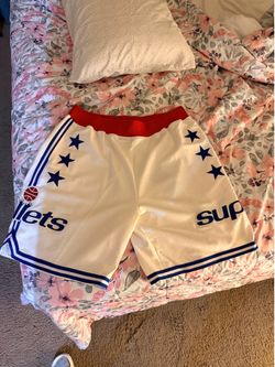 Men’s supreme shorts Size L