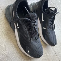 Nikes shoes 