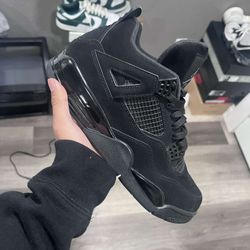 Black cat jordan 4