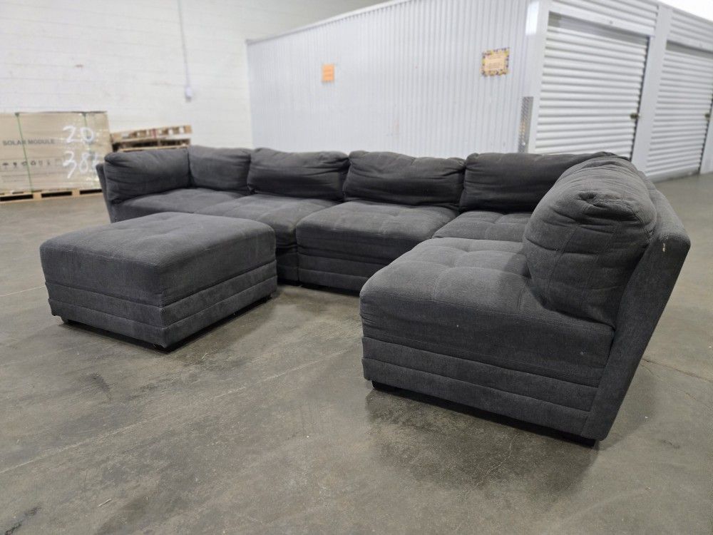 *Same Day Delivery Available!*
Grey 6 Piece Modular Sectional