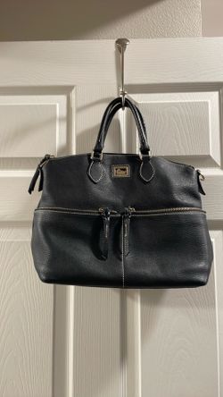 Dooney and Burke, black leather pebbled purse
