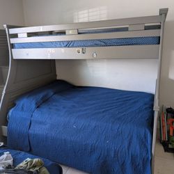 Bunk bed 