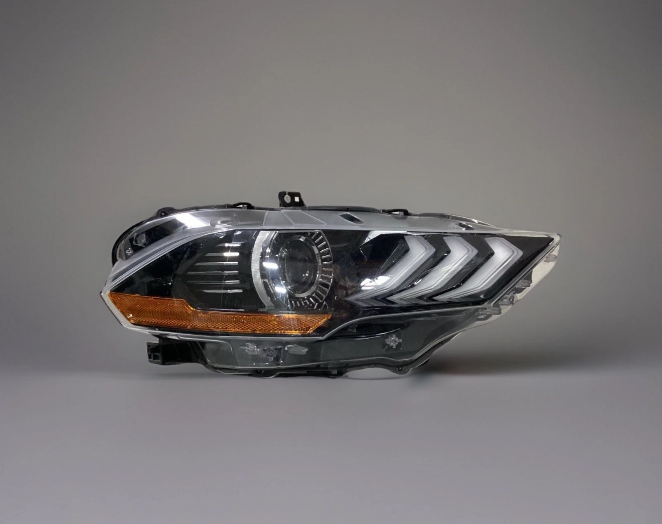 FORD MUSTANG RIGHT HEADLIGHT 2019