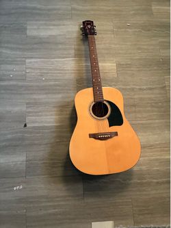 Acoustic Leon guitar