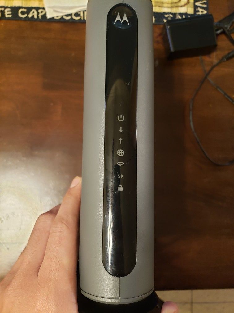 Motorola DOCSIS 3.0 Cable Modem + AC1600 Router - Model #MG7540
