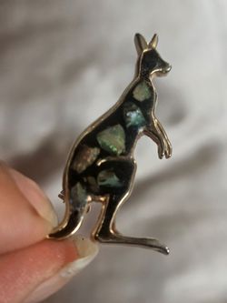 Vintage Kangaroo Abalone Inlay Pin Brooch - Iridescent Opal Stones