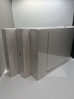 **BRAND NEW** MacBook Air - M2 Chip - 8GB - 256GB