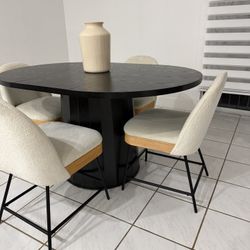 Oval Dining Table With 4 Chairs 