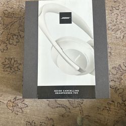 Bose Noise Cancelling Headphones 700