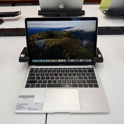 13" MacBook Air*1.6Ghz Intel Core i5*256GB SSD