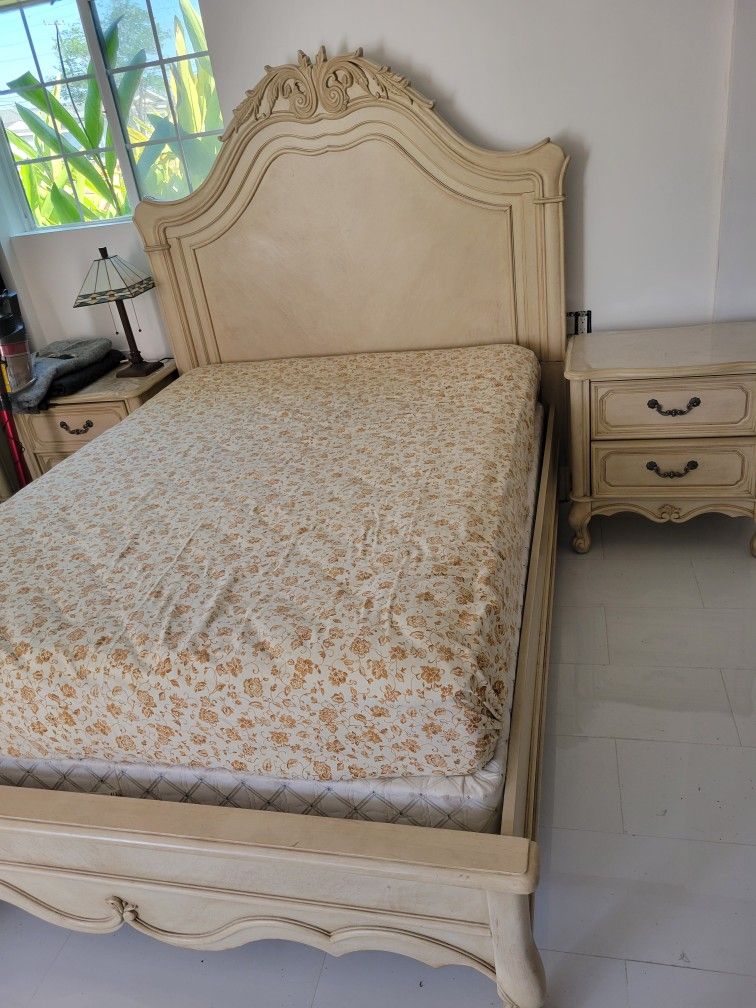 Queen Size Bedroom Set