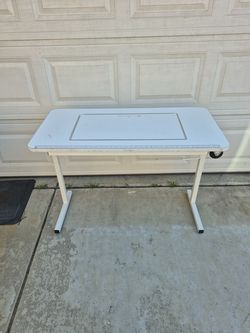 Sewing table white