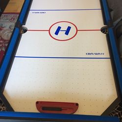 Air Hockey + More Games (Multi Table Game)