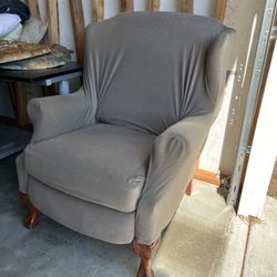 Free Wingback Reclining Chairs