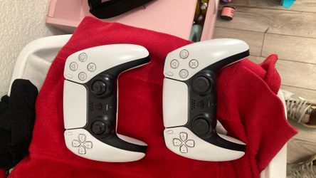 2 ps4 controllers (parts only)