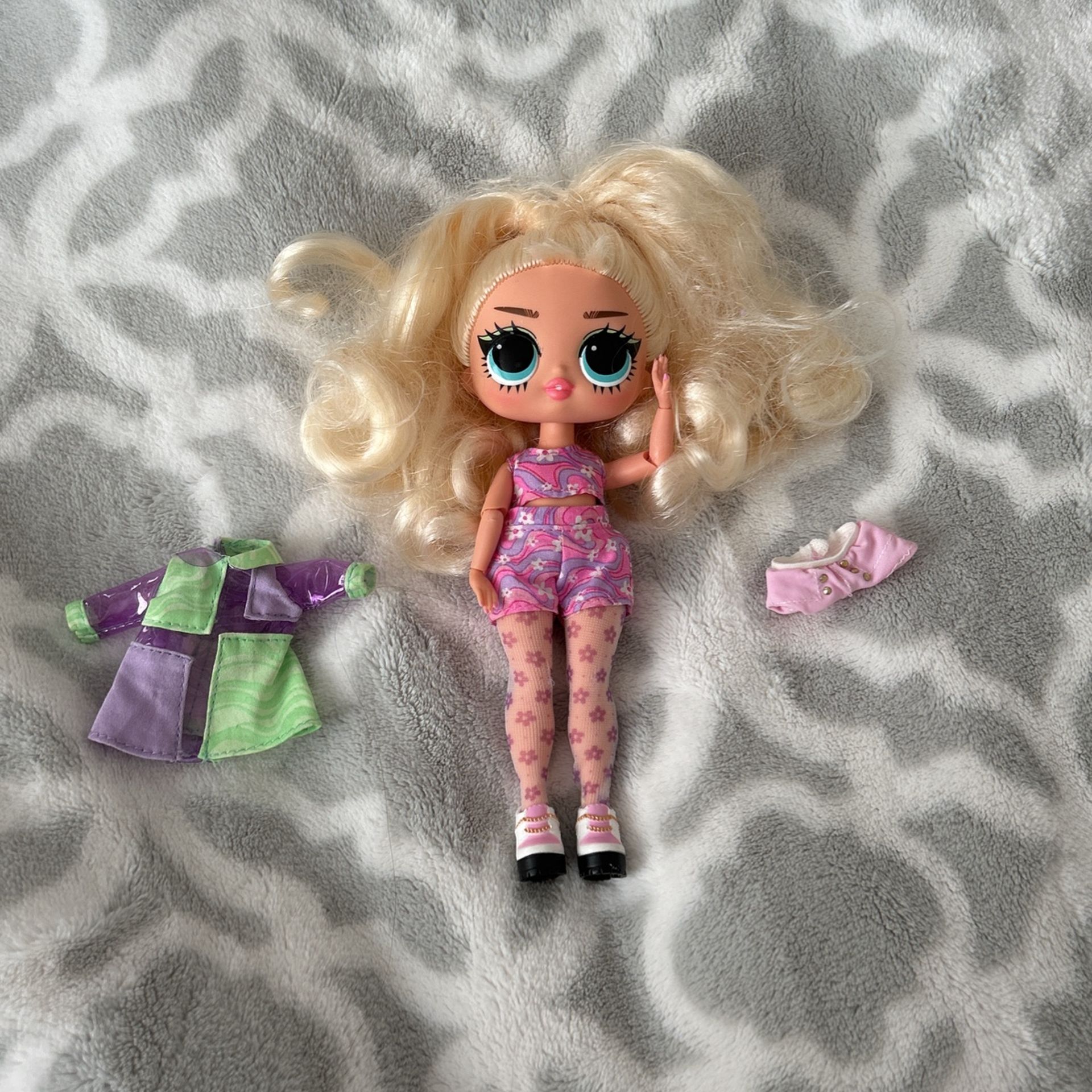 Lol Surprise Goldie Twist OMG Tween Doll