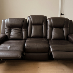 Leesworth Power Reclining Sofa & Recliner – Like New, Gray Leather - Alexandria, VA