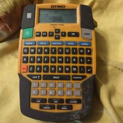 Dymo Rhino 4200 Label Maker Read Ad